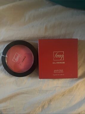🆕 FMG Glimmer Powder Blush - Coral Pink